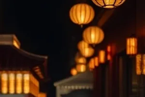 《镜湖谜案》湖面倒影与岸边脚印的剧照